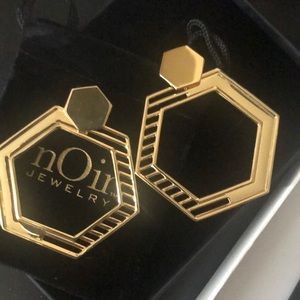 AUTHENTIC NOIR EARRINGS